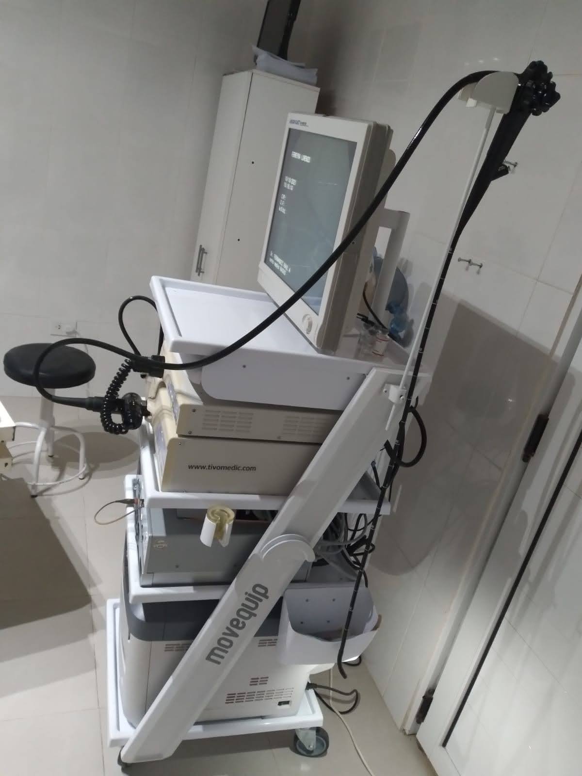 Carro para torre de endoscopía modelo endoscopy