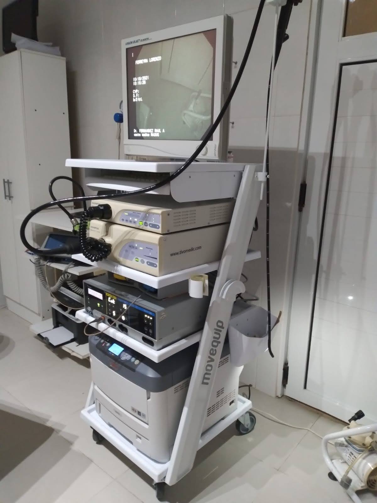 Carro para torre de endoscopía modelo endoscopy