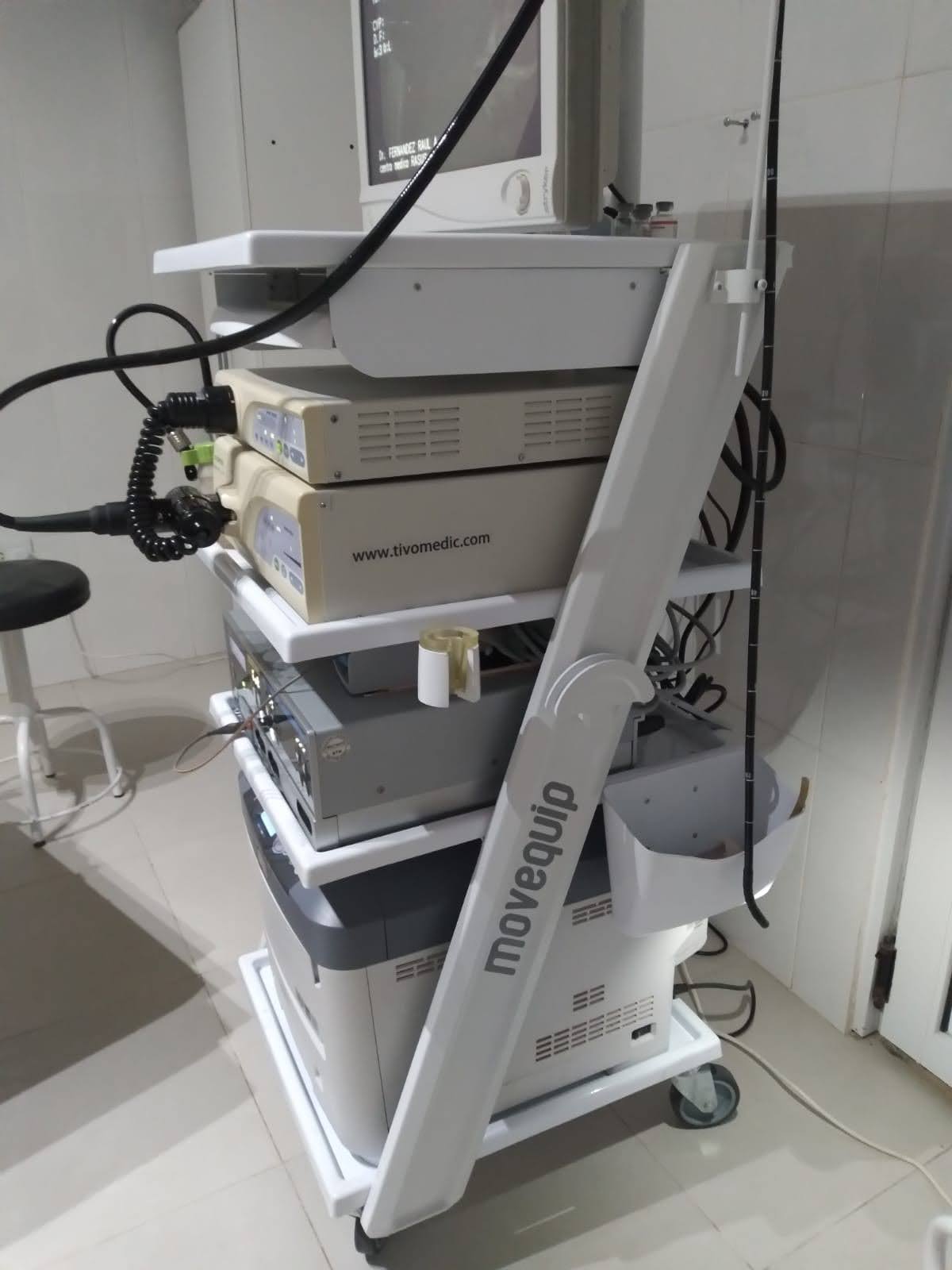 Carro para torre de endoscopía modelo endoscopy