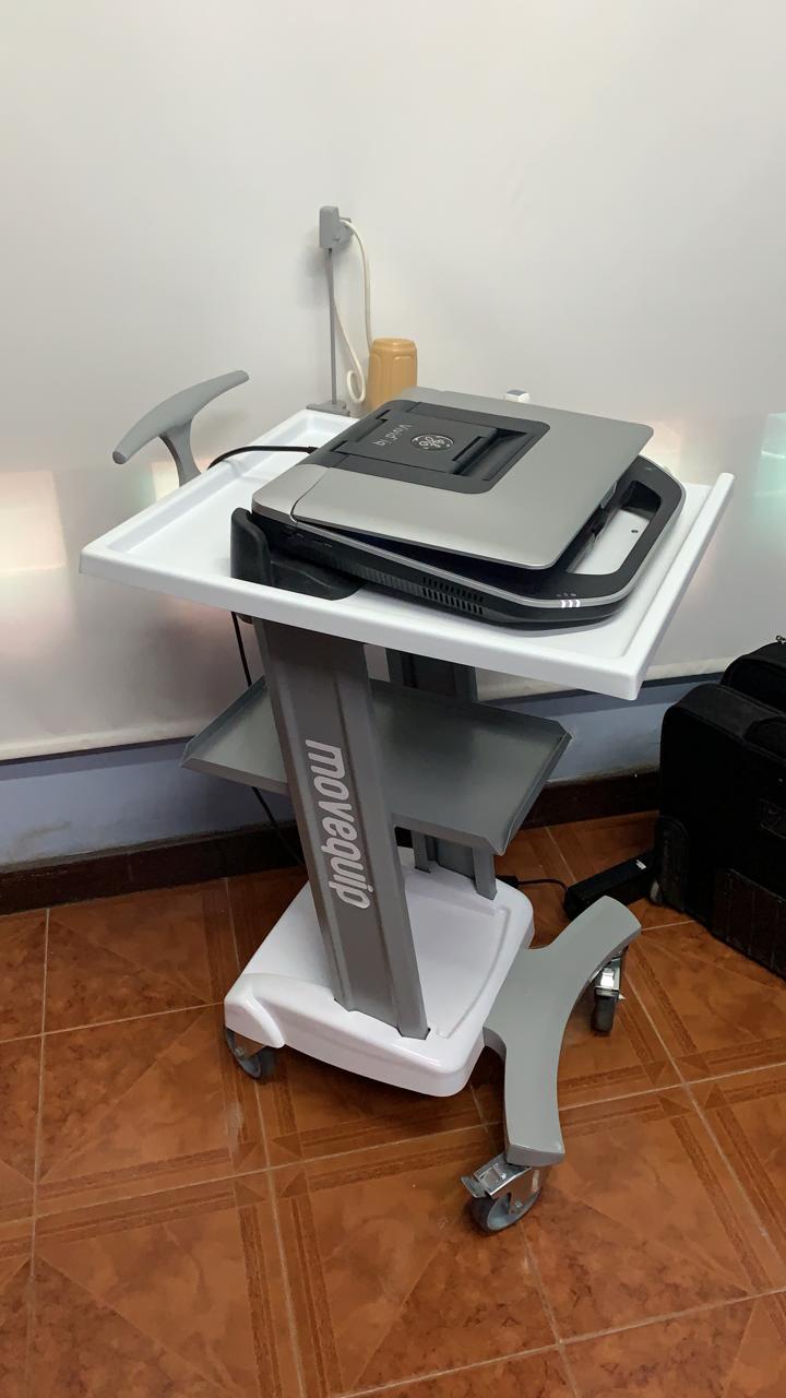 Carro mesa rodante multisoporte para ecógrafo Vivid iq GE